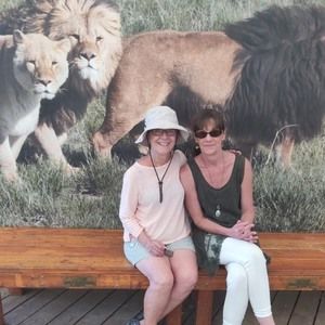 Meet your Posher, Lara